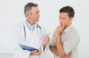 Consultazione con un medico sull'allegato per l'ingrandimento del pene